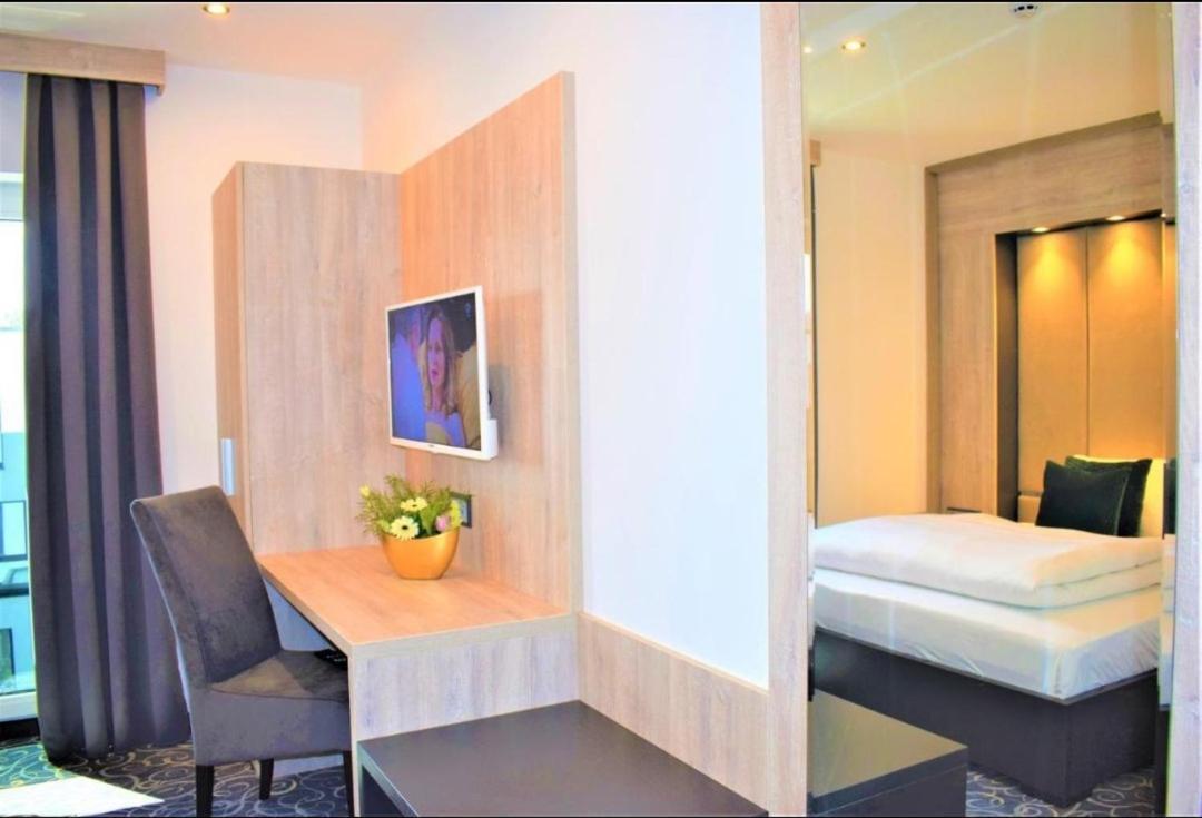 Hotel Business Bay Das Ehemalige Staycation Hotel Зиндельфинген Экстерьер фото