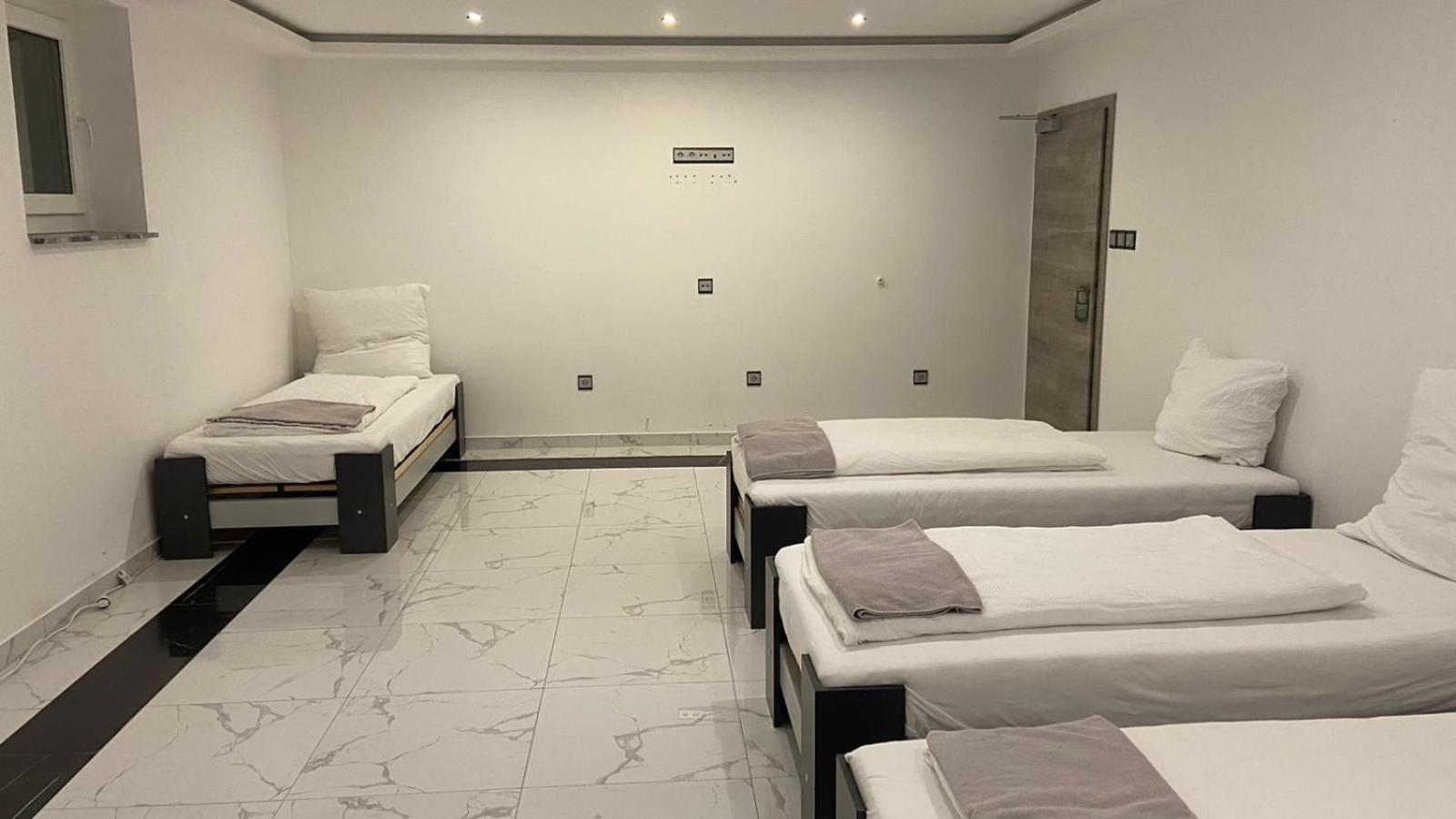 Hotel Business Bay Das Ehemalige Staycation Hotel Зиндельфинген Экстерьер фото