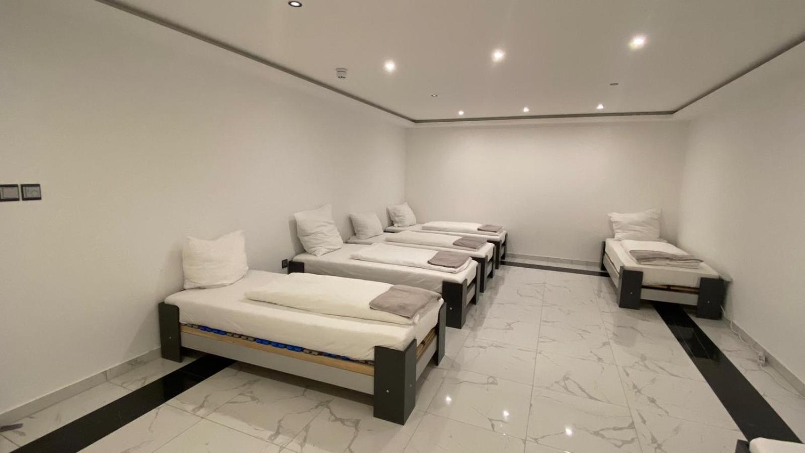 Hotel Business Bay Das Ehemalige Staycation Hotel Зиндельфинген Экстерьер фото