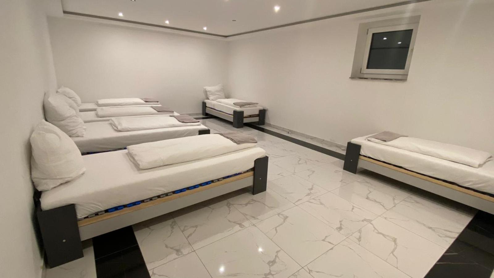 Hotel Business Bay Das Ehemalige Staycation Hotel Зиндельфинген Экстерьер фото