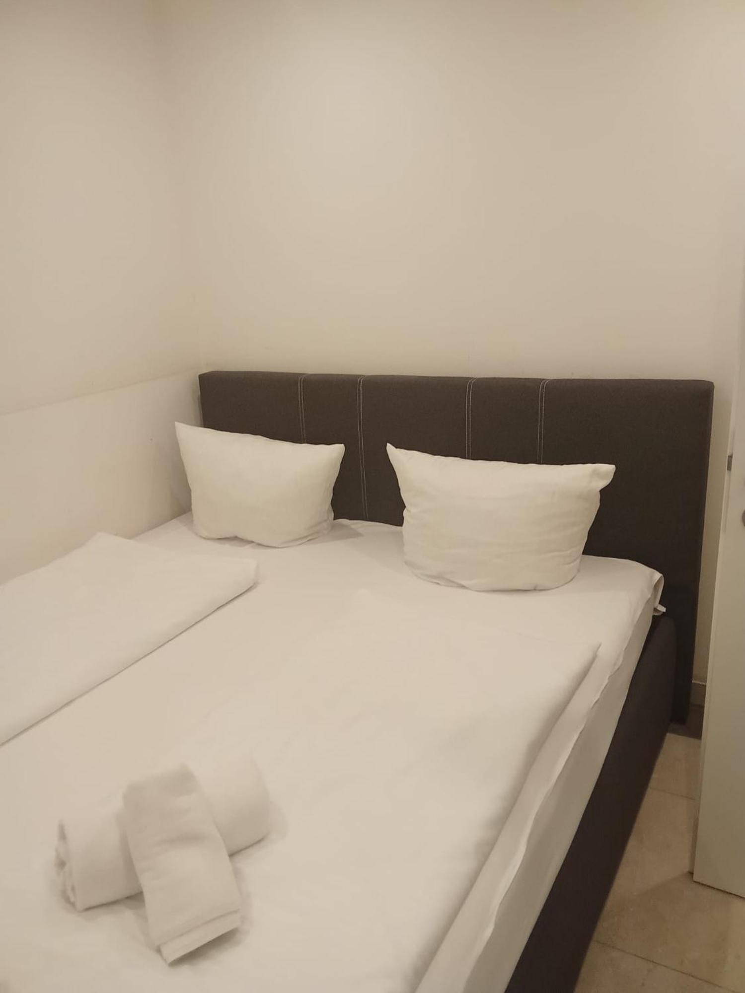 Hotel Business Bay Das Ehemalige Staycation Hotel Зиндельфинген Экстерьер фото